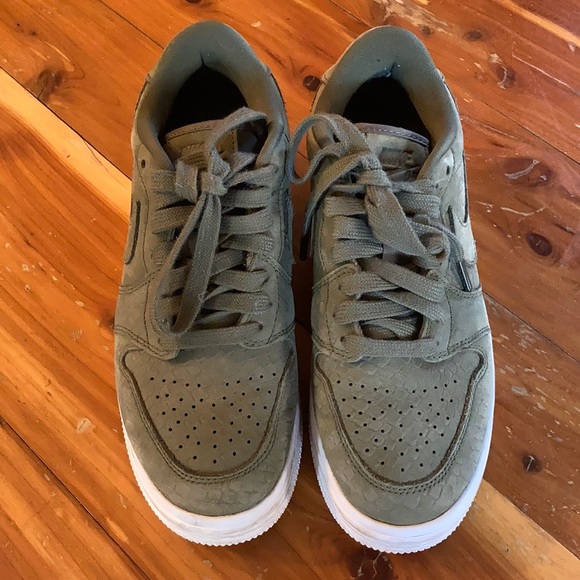 nike air platform shoes